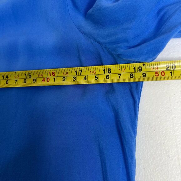 Lilly Pulitzer Blue Popover Roll Tab Long Sleeve Rayon Shirt Women Medium FLAWED - Picture 11 of 13